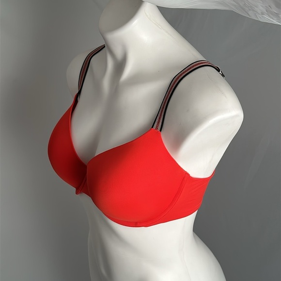 Victoria’s Secret Lightly Lined Full Coverage Convertible T-Shirt bra red black - Picture 3 of 7